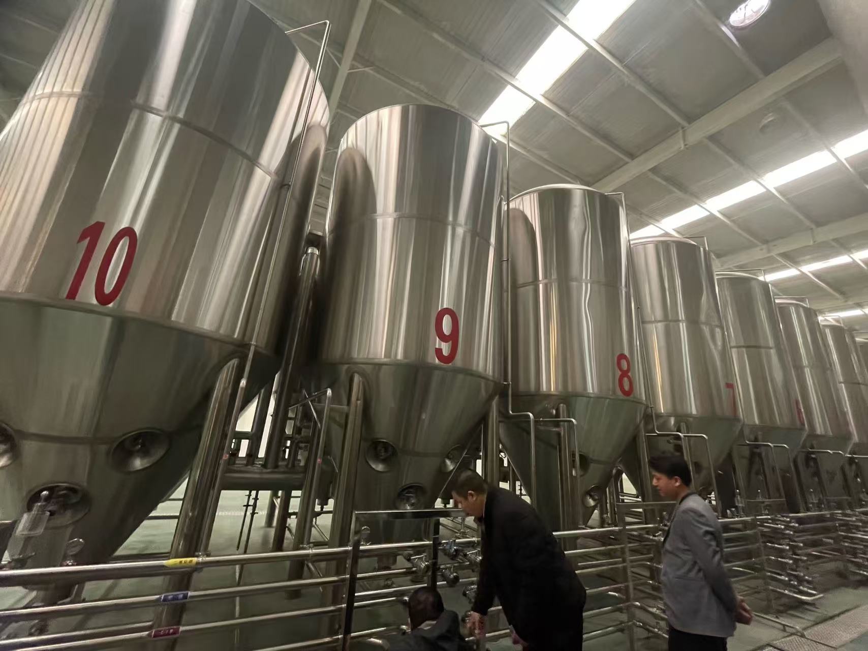 海南精酿啤酒设备厂—平面布置、设备设计、制造、调试、培训等一条龙服务